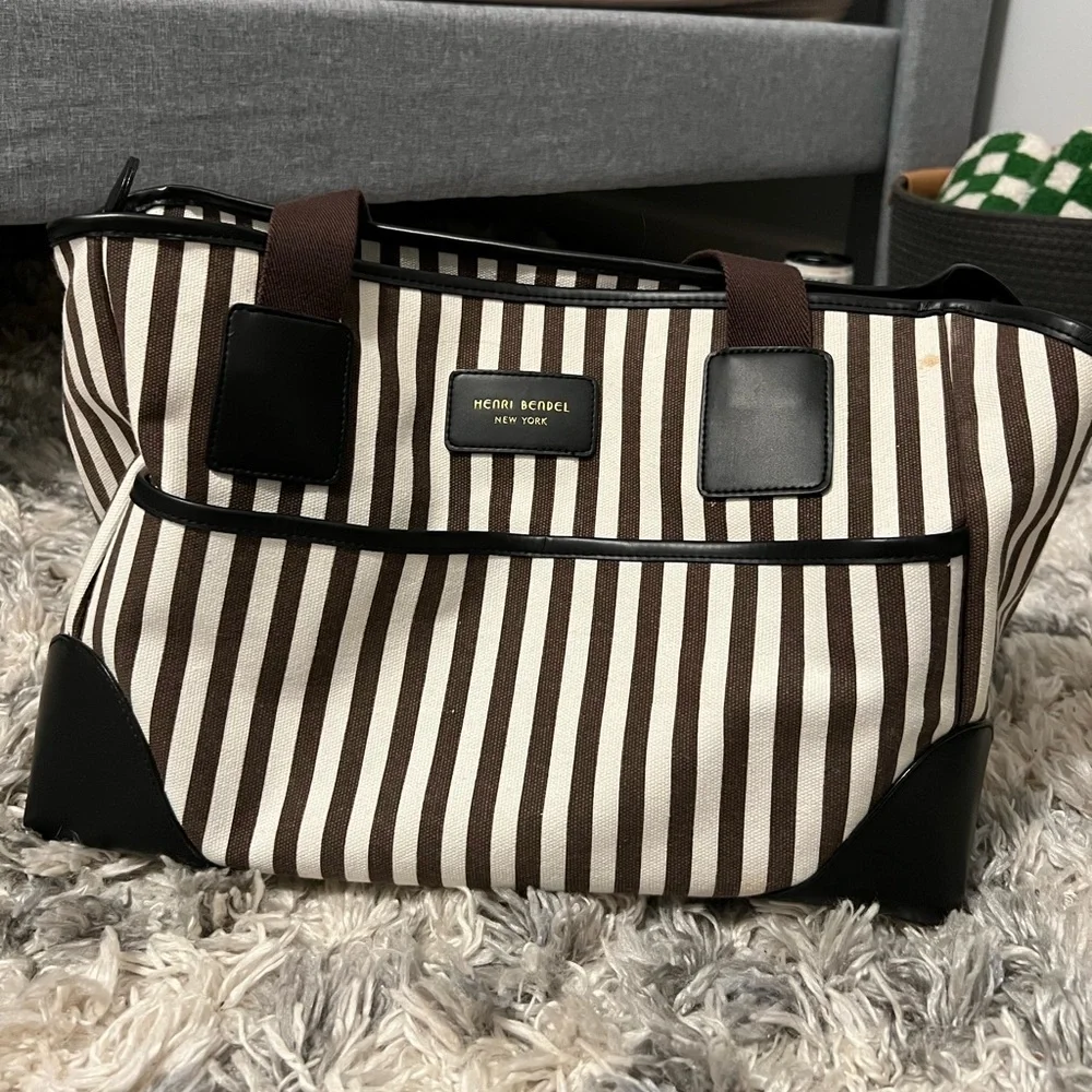Henri Bendel Dog bag